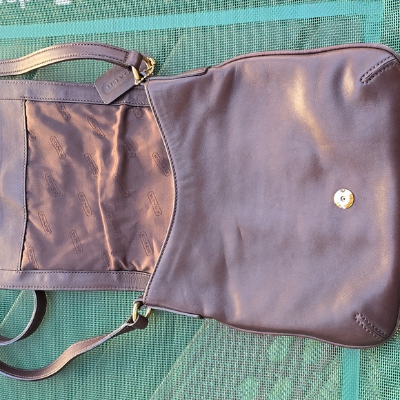 Coach 9592 - Picture 5 of 12